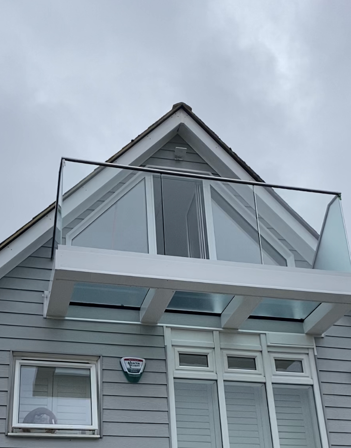 Outdoor glass balustrade stairs kent