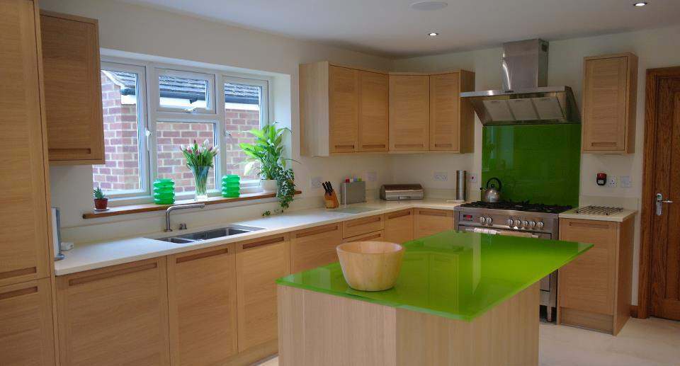 green kitchen glass splashback medway